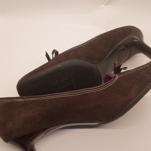 Cole Haan Classic Brown Suede kitten heels - Picture 6 of 9